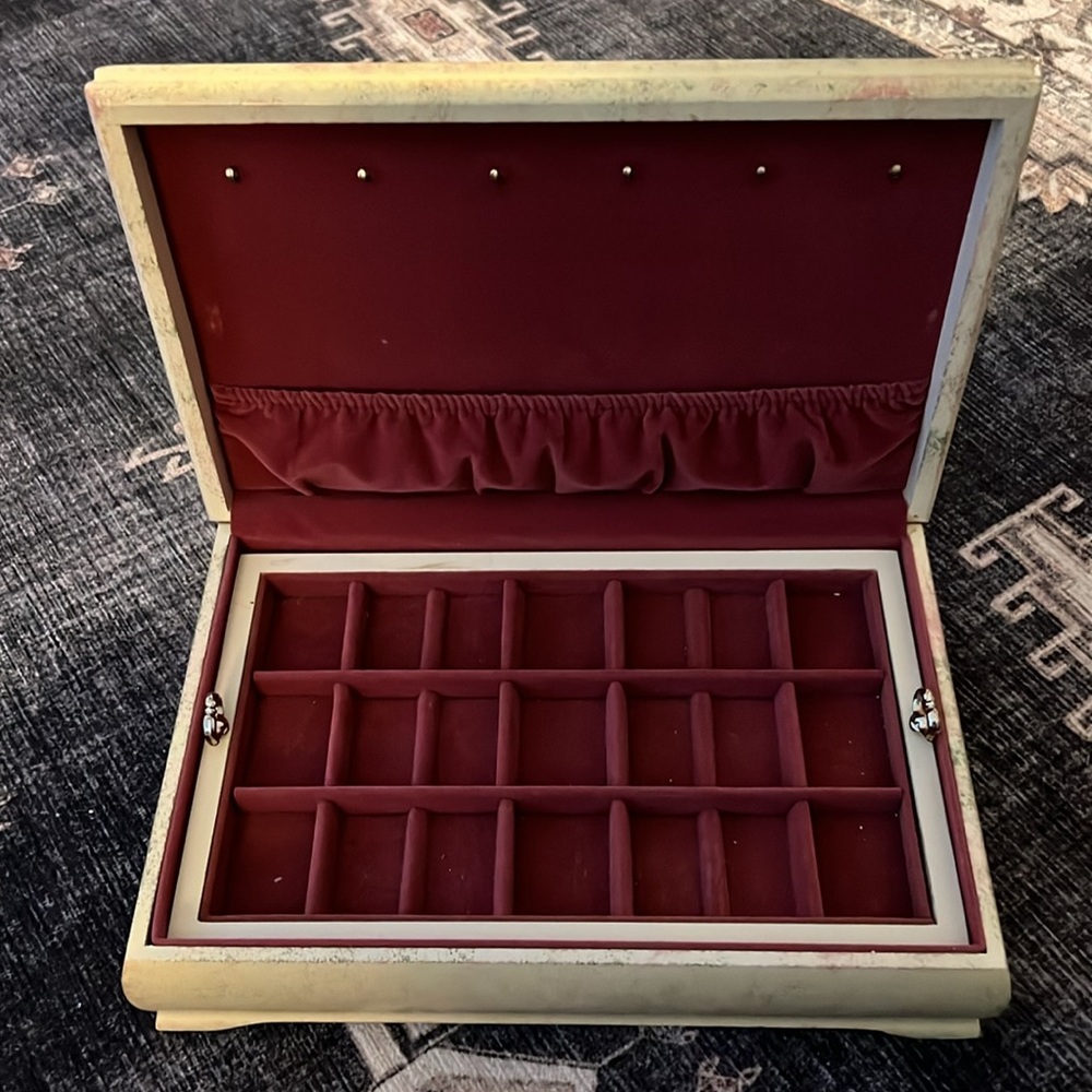 Jewelry Box - Picture 2 of 7